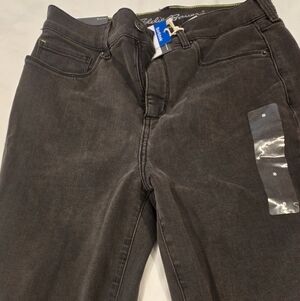 NWT Eddie Bauer Slightly Curvy High Rise Skinny Jeans